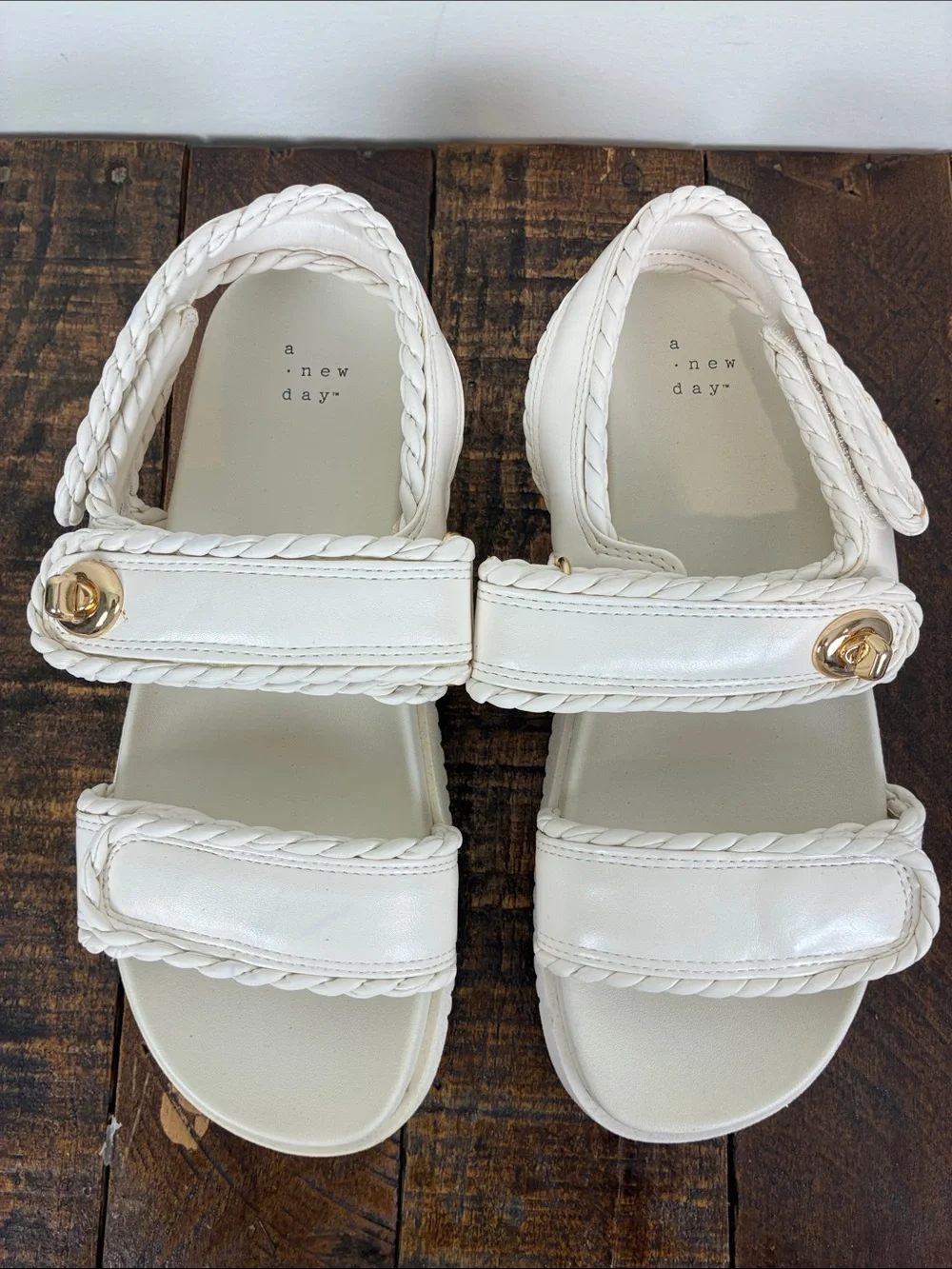 NWoT A new day Cream Braided Strap Platform Sandals Women’s 8 Gold Tone Accents
